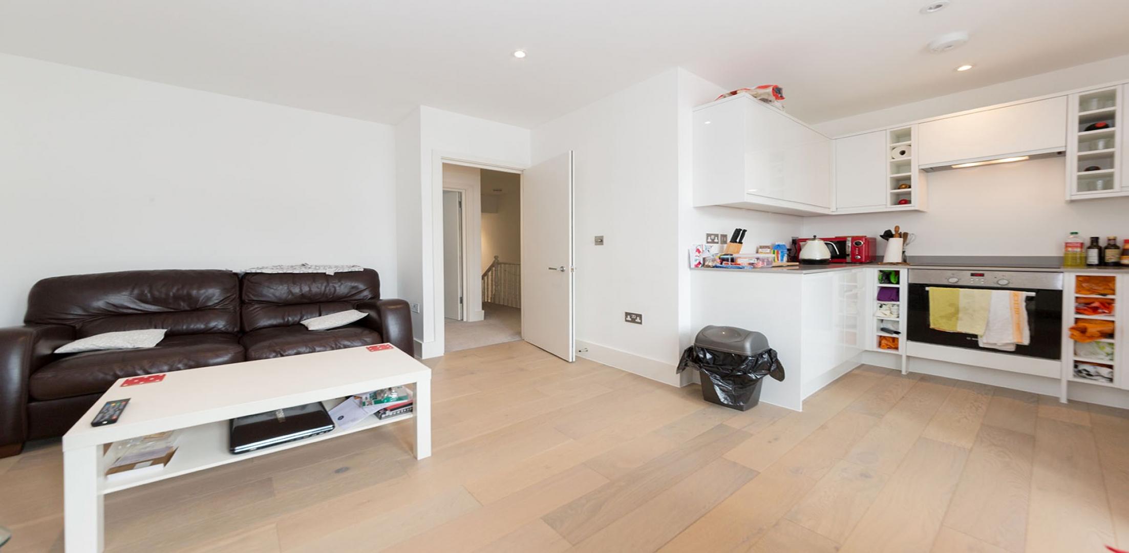 			3 Bedroom, 2 bath, 1 reception Flat			 Charteris Road, QUEENS PARK
